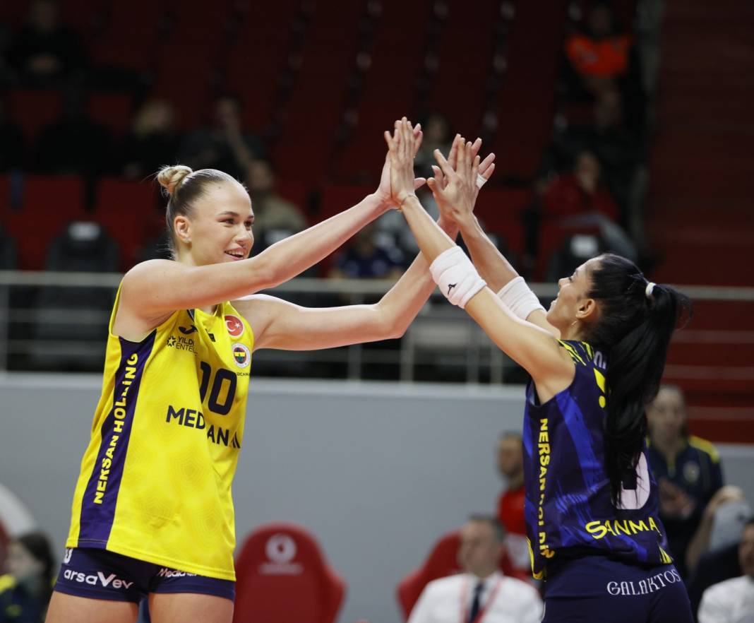 Arina'nın dönüşü muhteşem oldu. Büyüledi Melissa Vargas'ı da geçti 4